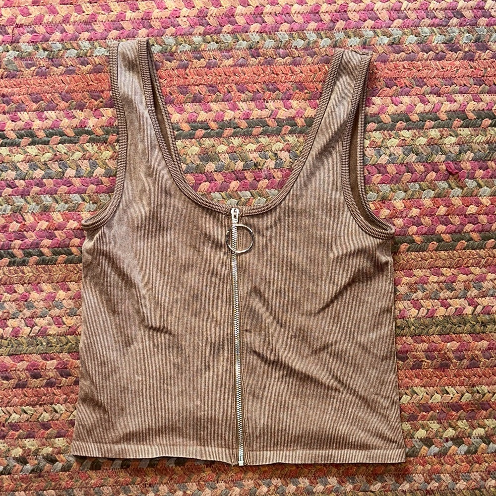 BELLA SEAMLESS BROWN RIBBED ZIP FRONT TANK